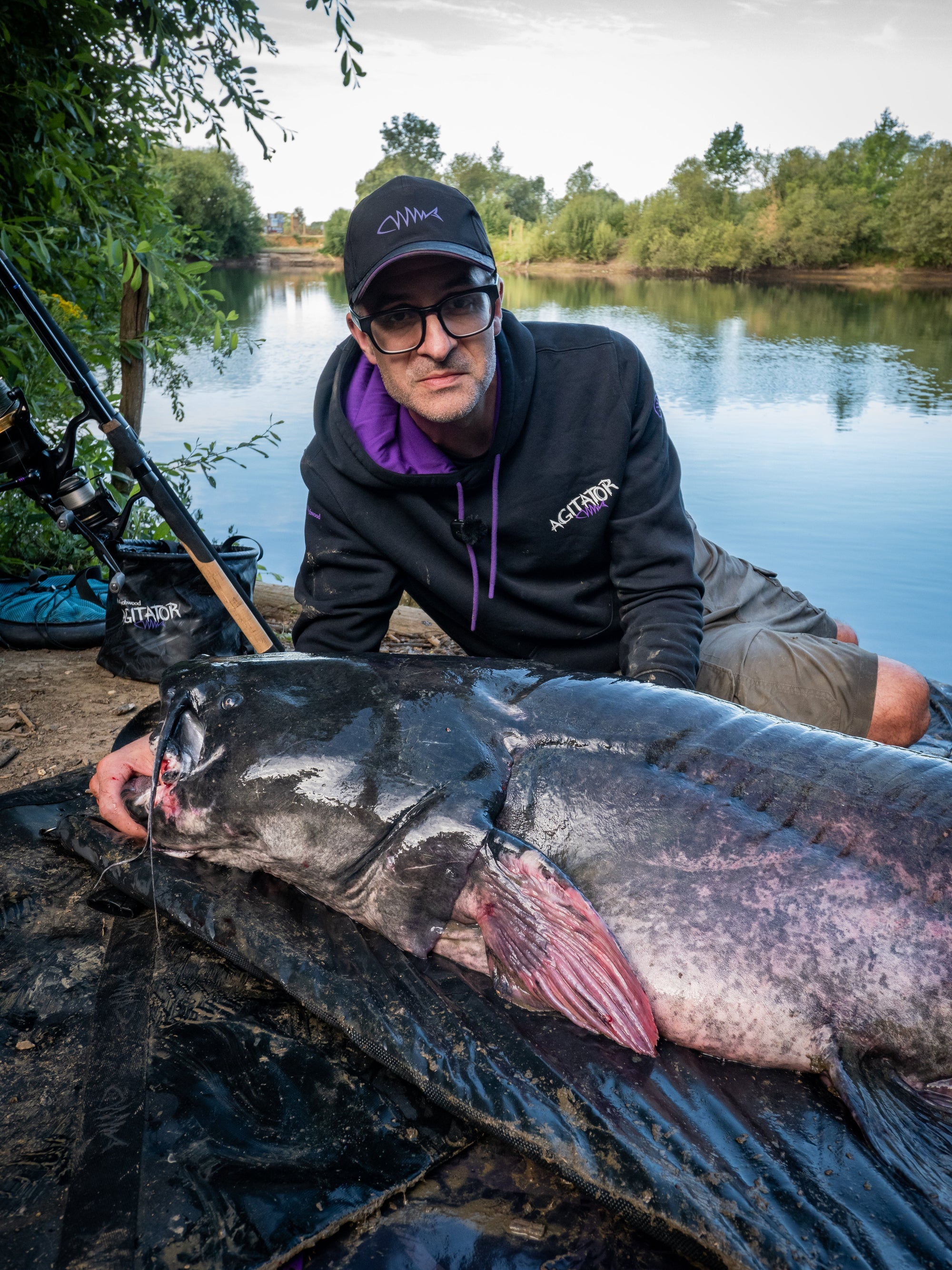 UK Monster | In search of a 100lb Catfish. Wychwood