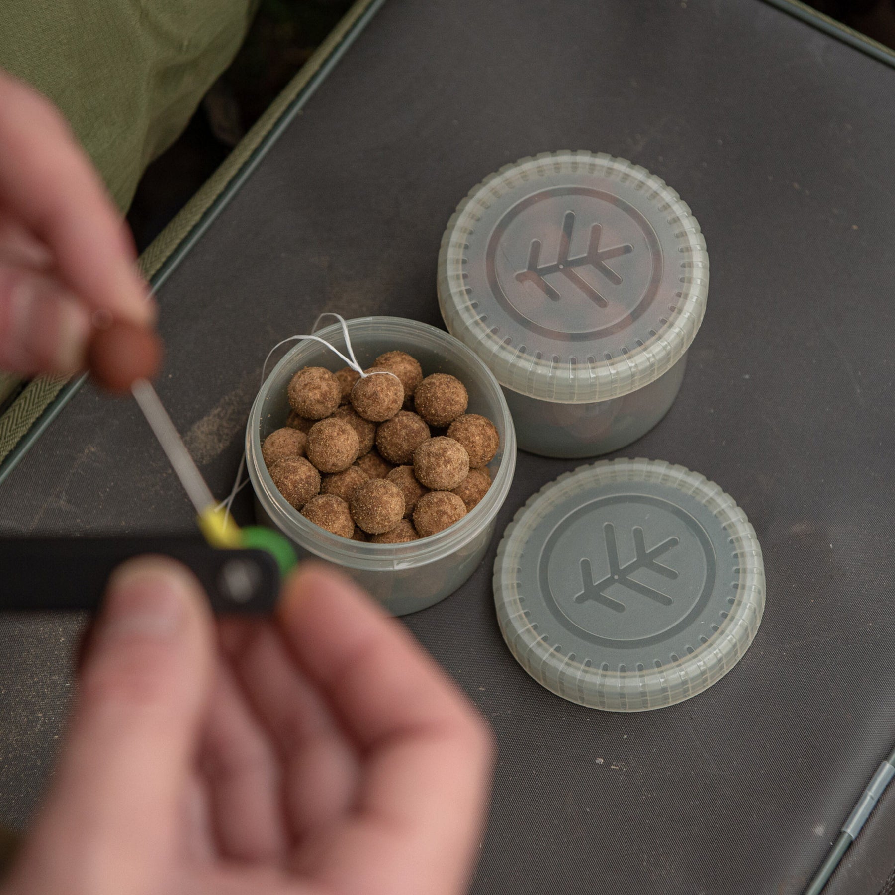 Hookbait Tubs x6  Bait Storage Wychwood